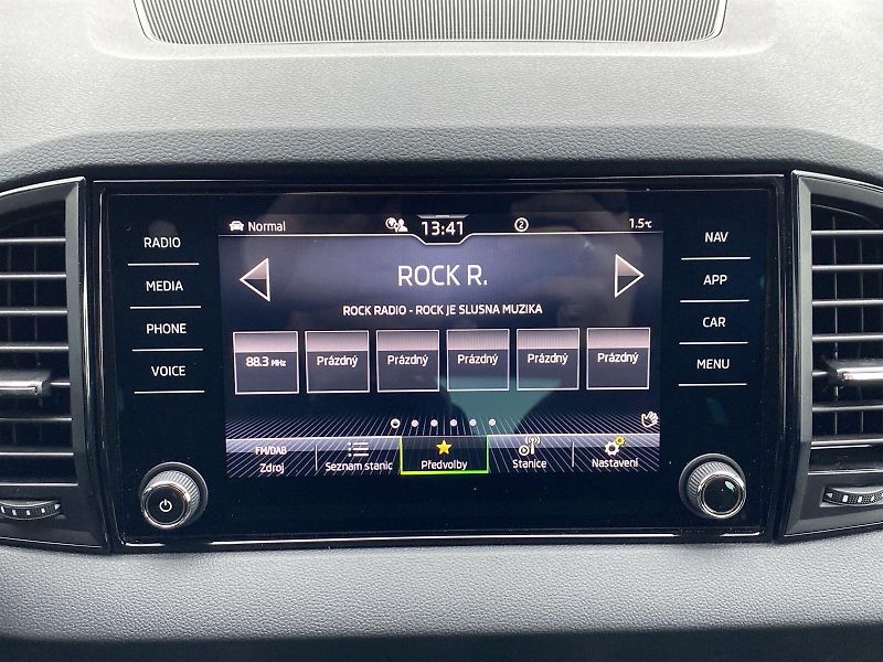 Škoda Karoq (2025) 2.0 TDI 4x4 DSG SportLine - fotka 16 z 39