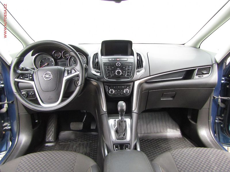 Opel Zafira (2016) 2.0 CDTi, ČR, AT, park.asist - fotka 8 z 22