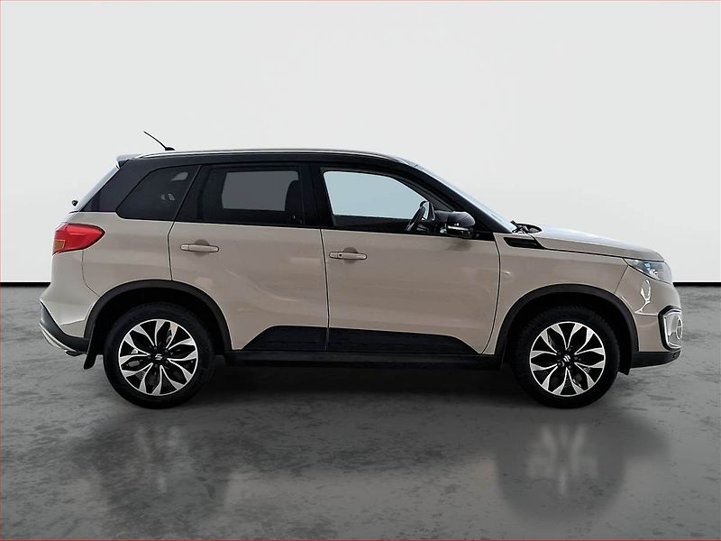 Suzuki Vitara (2015) 1.6 DDiS, 4X4, Serv.kniha - fotka 6 z 24