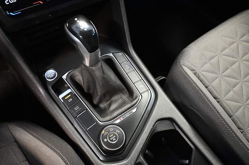 Volkswagen Tiguan (2022) 2.0 4Motion LED DSG Life ACC T - fotka 24 z 38
