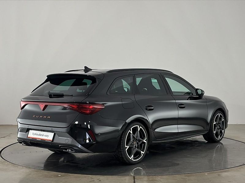 Cupra Leon SP DSG - fotka 2 z 32
