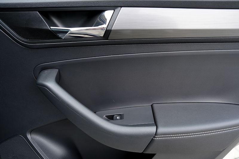 Škoda Rapid 1.0 TSI  Style, manuál, ČR - fotka 19 z 39