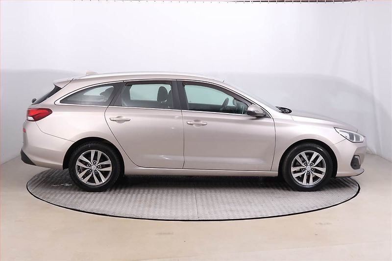 Hyundai i30 (2019) Style 1.4 T-GDI, Automat - fotka 6 z 19