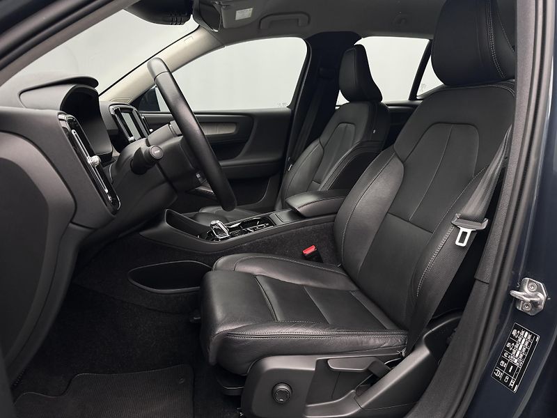 Volvo XC40 D3 INSCRIPTION AUT - fotka 4 z 43