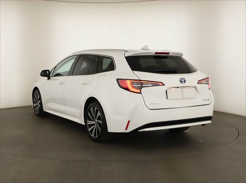 Toyota Corolla (2023) Comfort 1.8 Hybrid - fotka 4 z 16