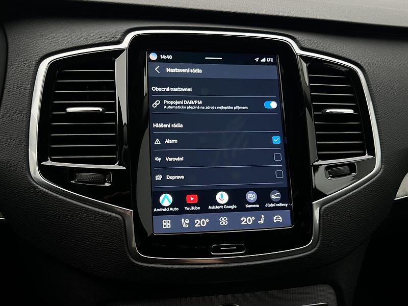 Volvo XC90 B5 AWD CORE AUT 7 MÍST - fotka 29 z 43