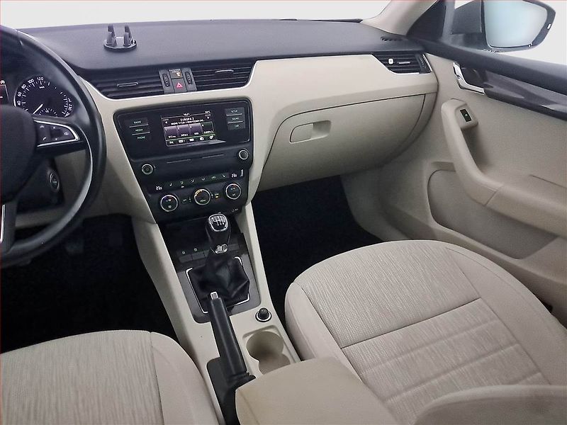 Škoda Octavia (2016) 2.0 TDI, Serv.kniha, Tempomat - fotka 8 z 16