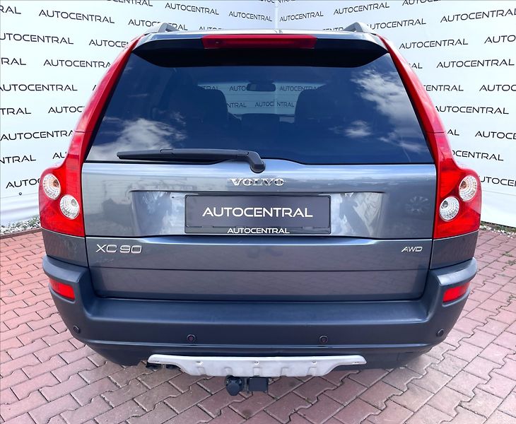 Volvo XC90 2,4 D,136kW,4x4,aut. - fotka 5 z 24