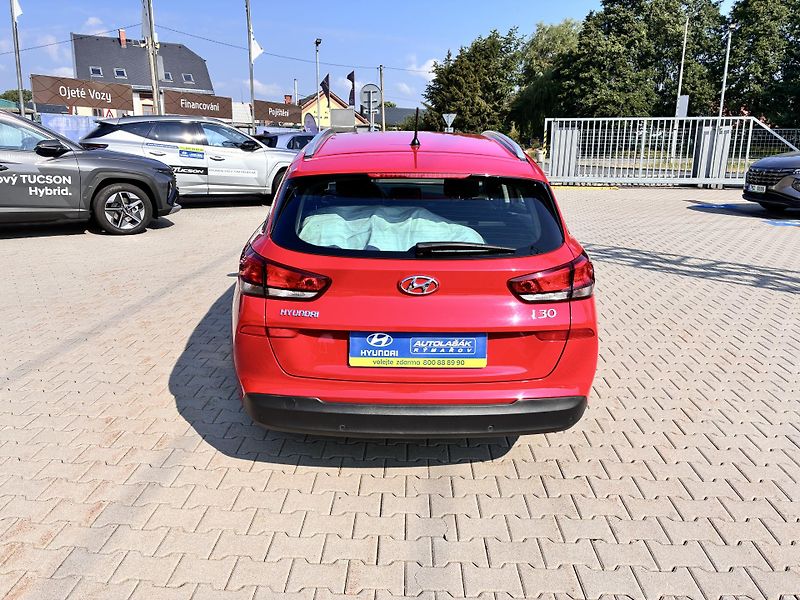 Hyundai i30 WG 1.0T-GDi 88kW REZERVACE - fotka 6 z 29