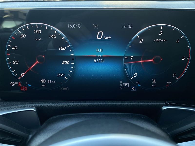 Mercedes-Benz GLB 200 d 4M Progressive - fotka 16 z 29
