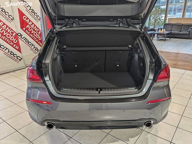 BMW Řada 1 120d xDrive A/T Sport Line DPH - fotka 12 z 27
