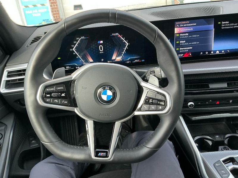 BMW Řada 3 330i xDrive Touring - fotka 7 z 16