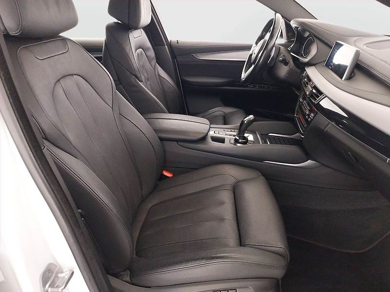BMW X6 (2016) xDrive30d - fotka 9 z 23