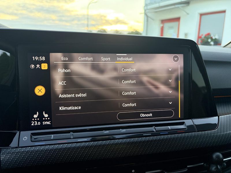 Volkswagen Golf 1.5TSI DSG R-LINE MATRIX PPF - fotka 47 z 58