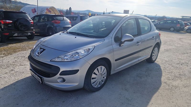 Peugeot 207 1,6 HDI - fotka 2 z 10