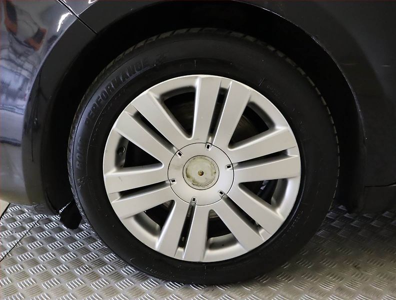 Škoda Superb (2010) 2.0 TDI, Xenony, Tempomat - fotka 15 z 23