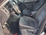 Volkswagen Tiguan (2011) 2.0 TDi 4x4, AC, tempo - náhled 9