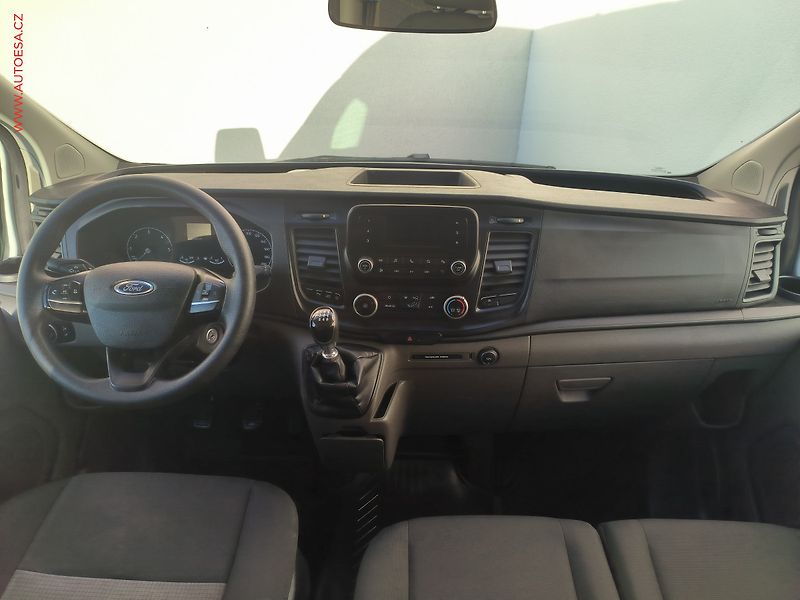 Ford Transit Custom (2020) 2.0TDCi L1H2 9míst, AC, 96kW - fotka 8 z 20