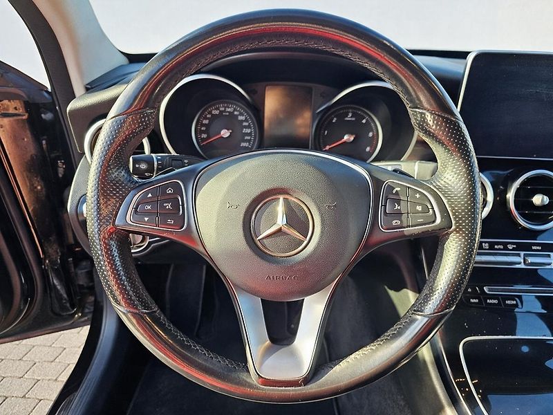 Mercedes-Benz Třídy C (2016) C220D 125kW 4MATIC 7G AIRMATIC - fotka 20 z 50