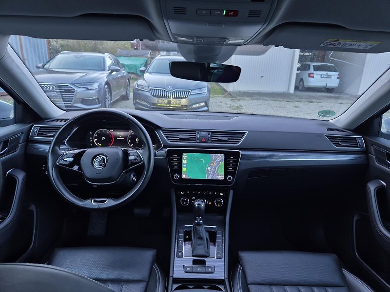Škoda Superb Combi 2,0TDi 147kw DSG 17ALU - fotka 10 z 41