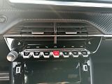 Peugeot 2008 (2021) 1.2 PureTech GT-Line AT/8 LED - náhled 20
