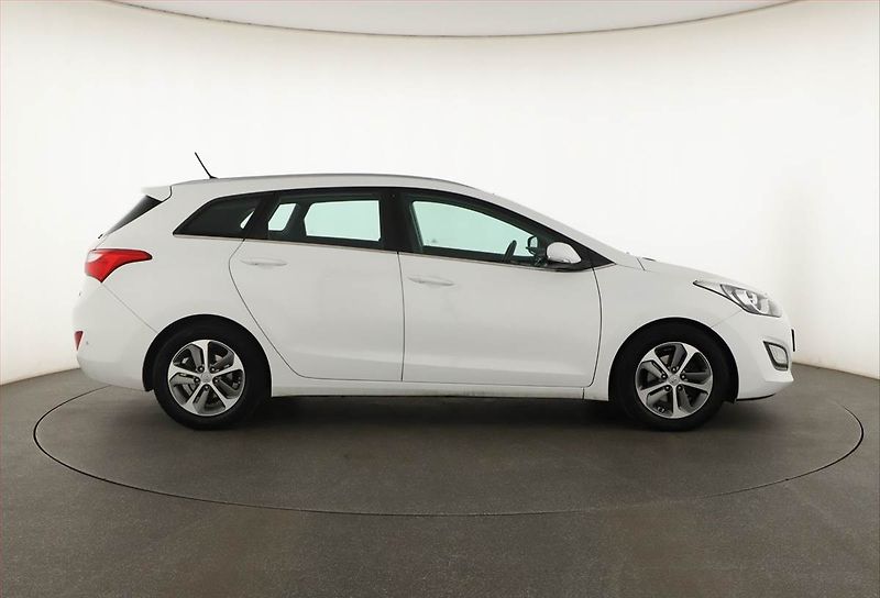 Hyundai i30 (2017) 1.6 CRDi, Serv.kniha, Tempomat - fotka 6 z 14