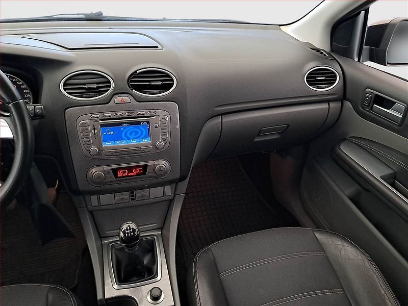 Ford Focus (2009) 1.8 16V, po STK, Tažné - fotka 8 z 15