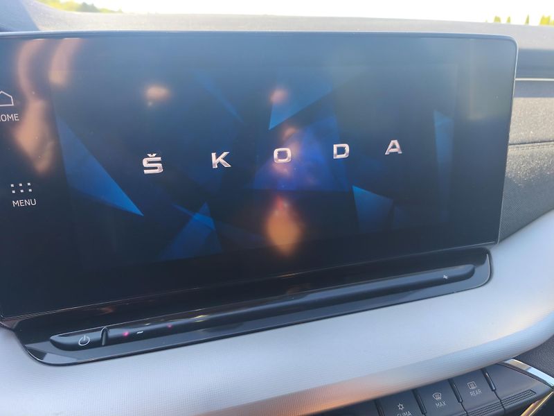 Škoda Octavia (2021) 1.5-TSI-110kw-SUPER STAV - fotka 20 z 27