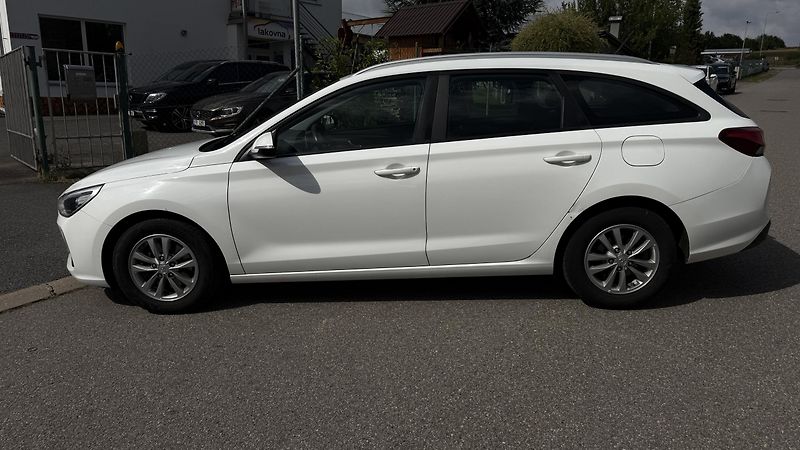 Hyundai i30 (2018) 1.6 CRDI 81KW  - fotka 10 z 19