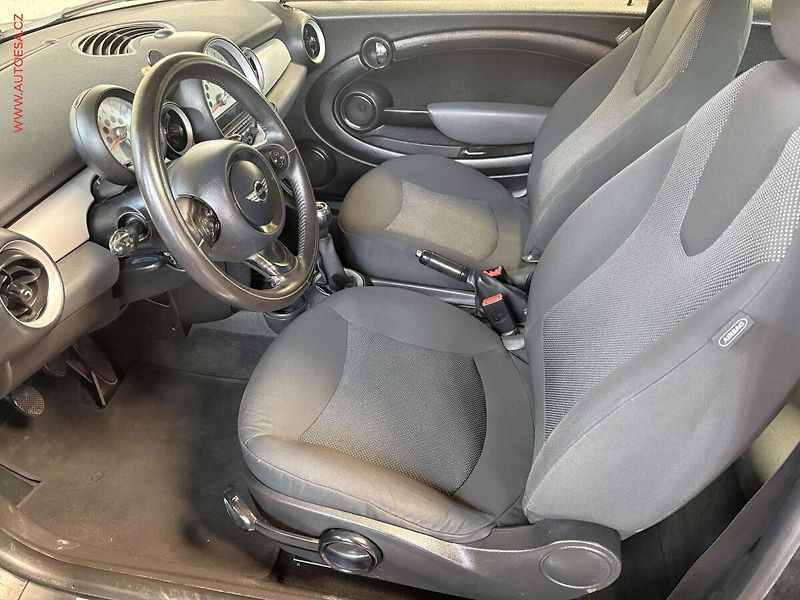 Mini Cooper (2011) 1.6 i, Výhřev sed - fotka 9 z 14