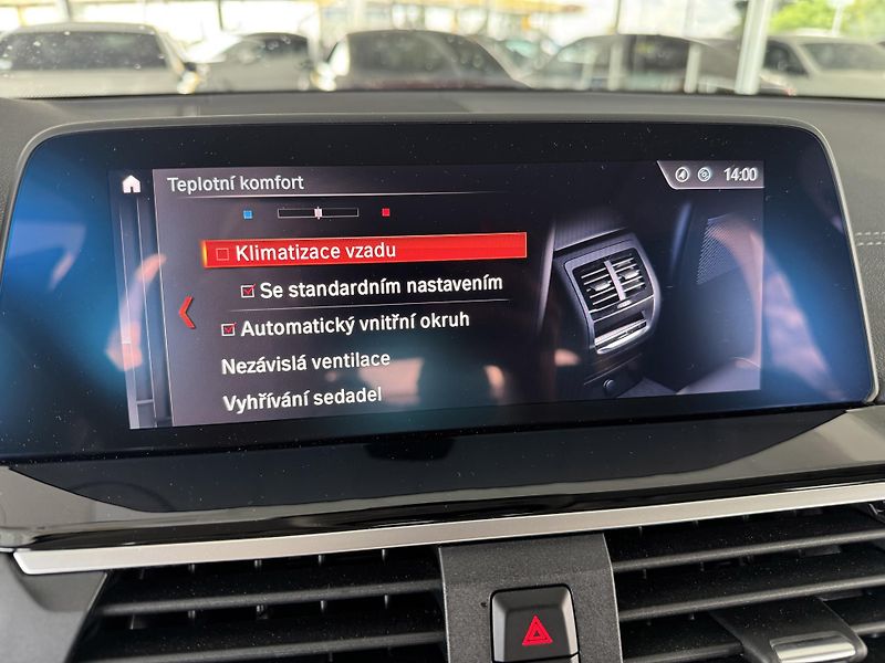 BMW X3 30d xDrive*Head-Up*360Kam*Pano - fotka 22 z 40