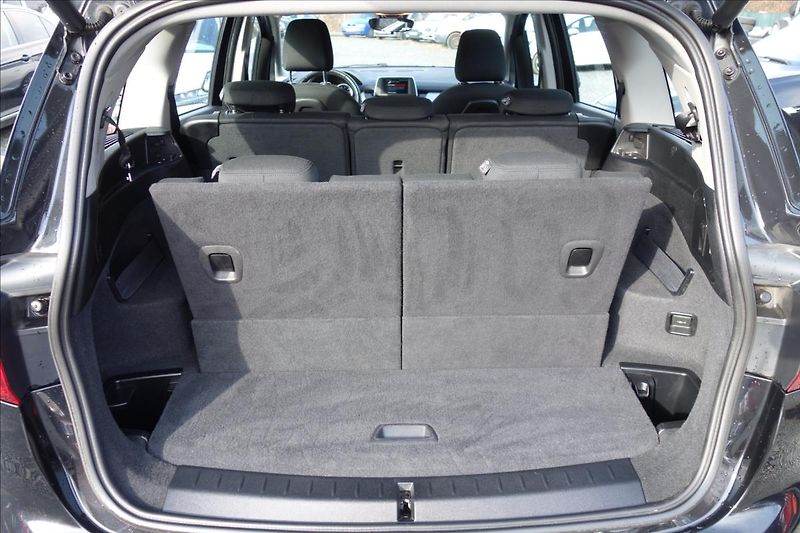 BMW Řada 2 218i,1 MAJ.,SERV.KN.,7MÍST. - fotka 16 z 43