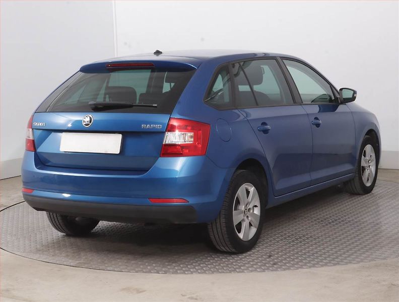 Škoda Rapid (2015) Spaceback 1.2 TSI - fotka 5 z 14
