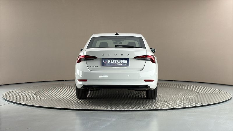 Škoda Octavia 2.0 TDI DSG Ambition - fotka 5 z 26