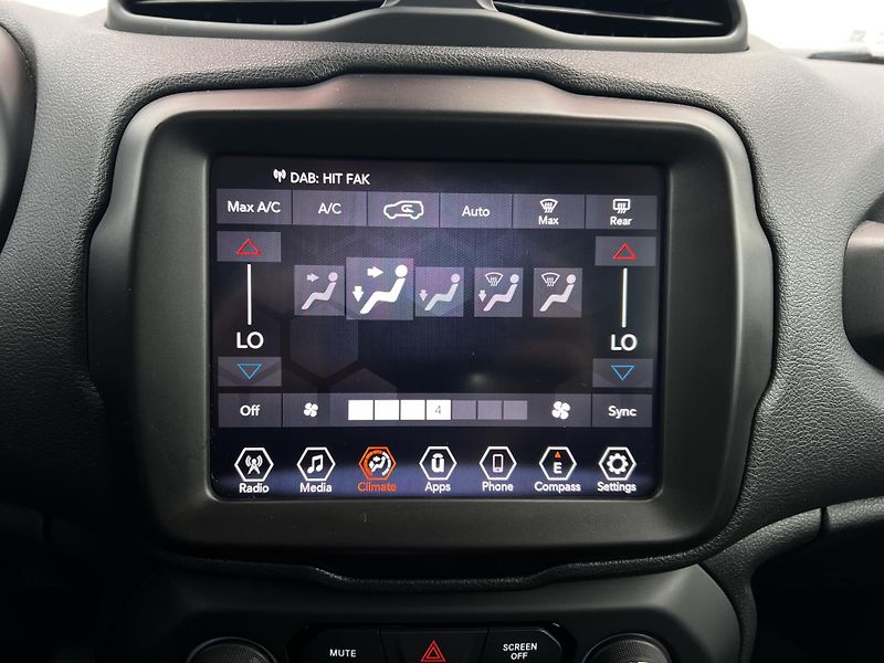 Jeep Renegade 1.5T MHEV T4 Aut. Limited DPH  - fotka 13 z 21