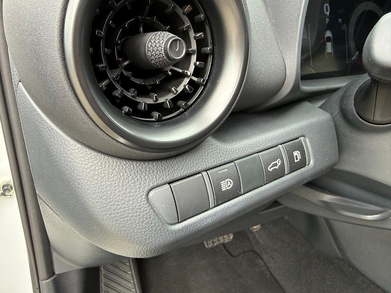 Toyota C-HR 2,0 HEV e-CVT GR Sport - fotka 13 z 30