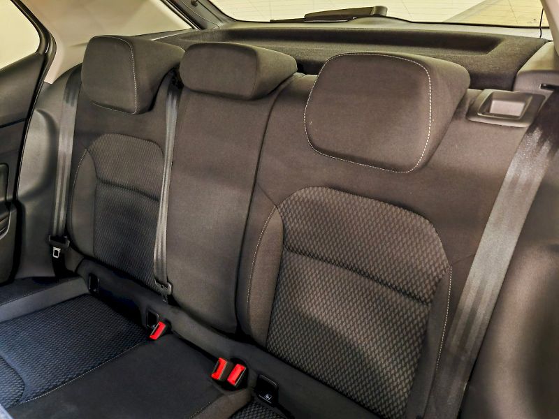 Škoda Fabia (2025) 1.0 TSI 70 kW Top Selection - fotka 23 z 28