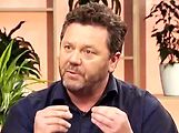 Představitel detektiva, starší seržanta Mikea Shepherda, herec Neill Rea.