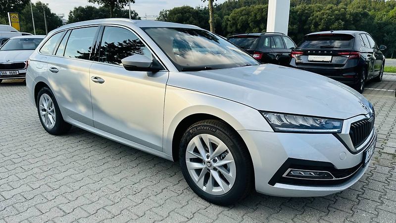 Škoda Octavia Combi Style 2,0 TDI/110kW DSG/ - fotka 3 z 12