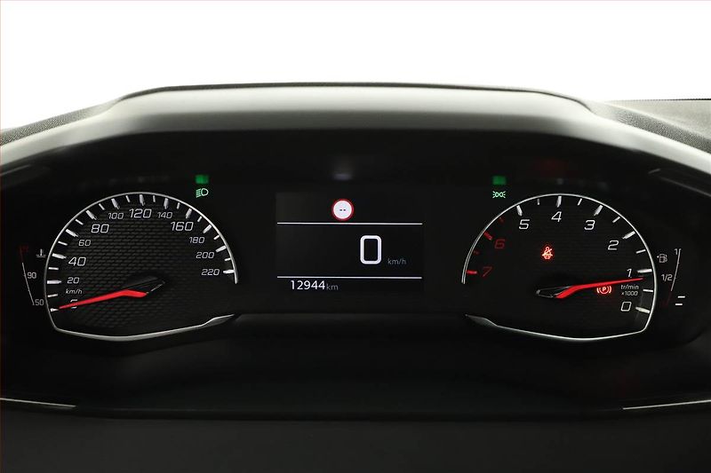 Peugeot 208 (2023) 1.2 PureTech, ČR,1.maj - fotka 9 z 13