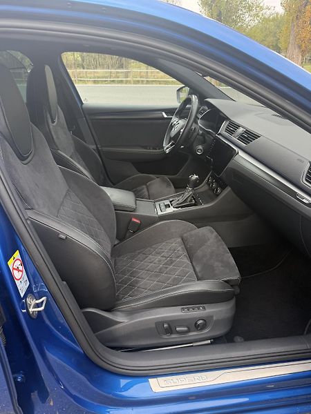 Škoda Superb (2022) ŠKODA SUPERB SPORTLINE 4x4  - fotka 20 z 20