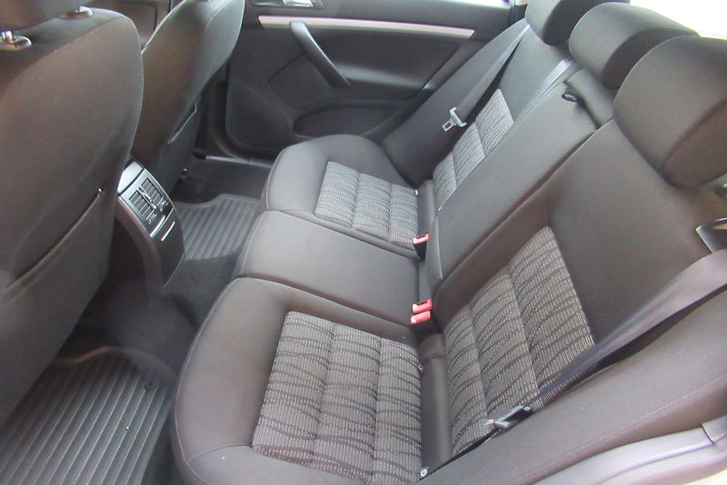 Škoda Octavia 1.2 TSi AUT. KLIMA XENON TAŽNÉ - fotka 14 z 19