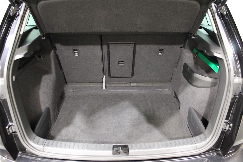 Škoda Karoq 2,0 TDI DSG style 1.maj, CZ - fotka 6 z 33