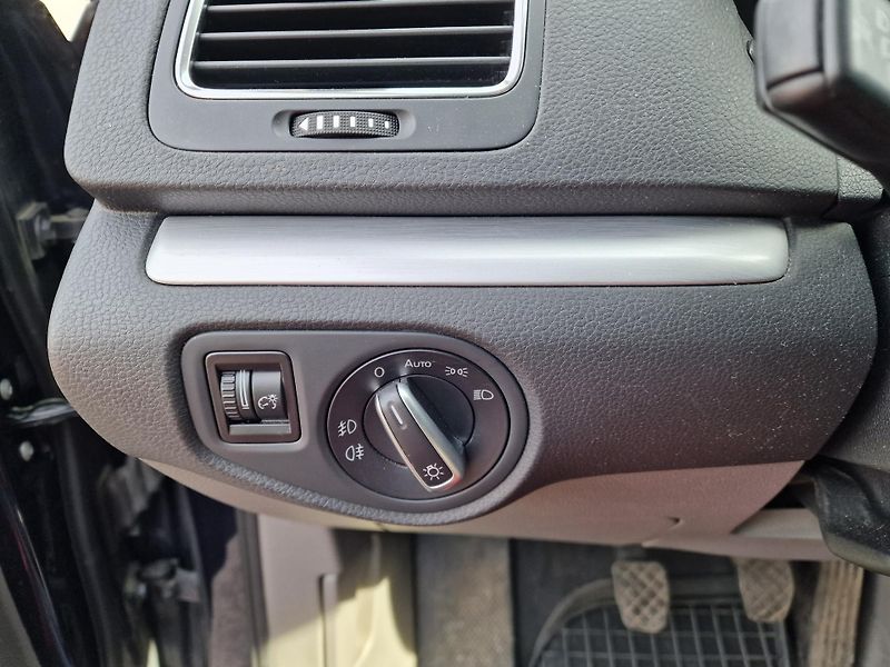 Volkswagen Sharan 2,0TDI 4MOTION 7MÍST WEBASTO  - fotka 20 z 24