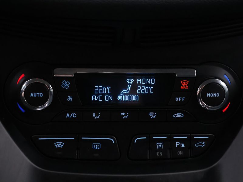 Ford C-MAX 2,0 TDCi 120kW Titanium 1.Maj. - fotka 25 z 37