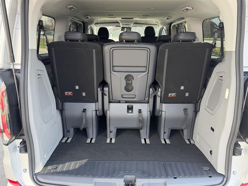 Ford Tourneo Custom (2025) Titanium X L1, Tourneo, 2.0 Ec - fotka 12 z 18