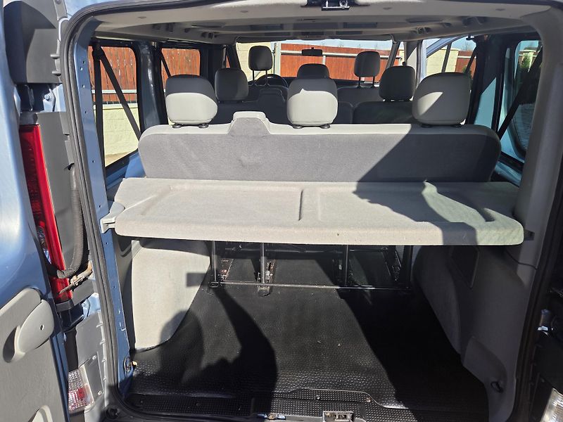 Opel Vivaro 2.0CDTI 84kw 8Míst - fotka 26 z 33