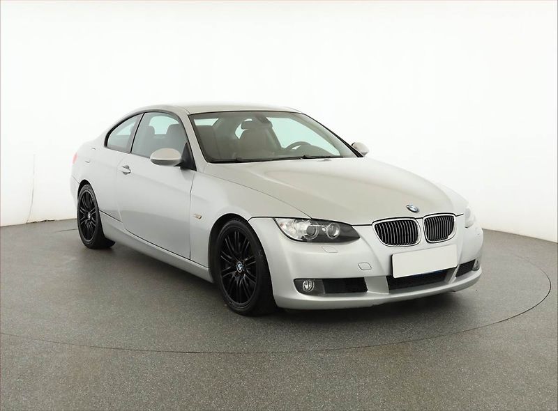 BMW Řada 3 (2008) 320 i, Xenony, Tempomat - fotografie inzerátu