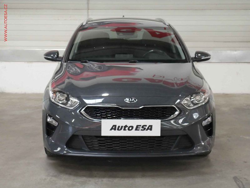 Kia Ceed (2018) 1.6 CRDi, ČR, Navi, kamera - fotka 2 z 17