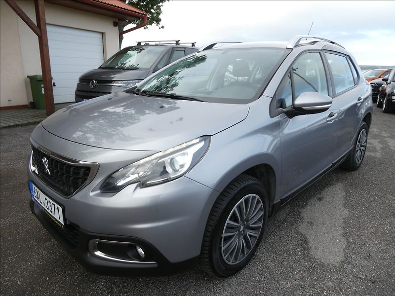 Peugeot 2008 1,2 PureTech 81kW AUTOMAT, ČR - fotka 3 z 38